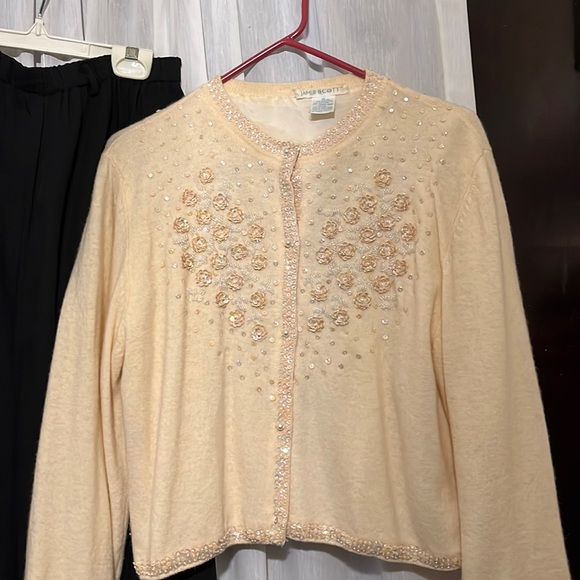 VTG JAMIE SCOTT Beaded Sequin Crop Cardigan W,M Lambswool Angora! Beautiful! - Picture 3 of 10